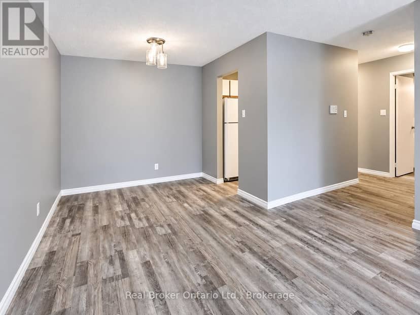 101 - 725 Deveron Crescent, London South, photo 4