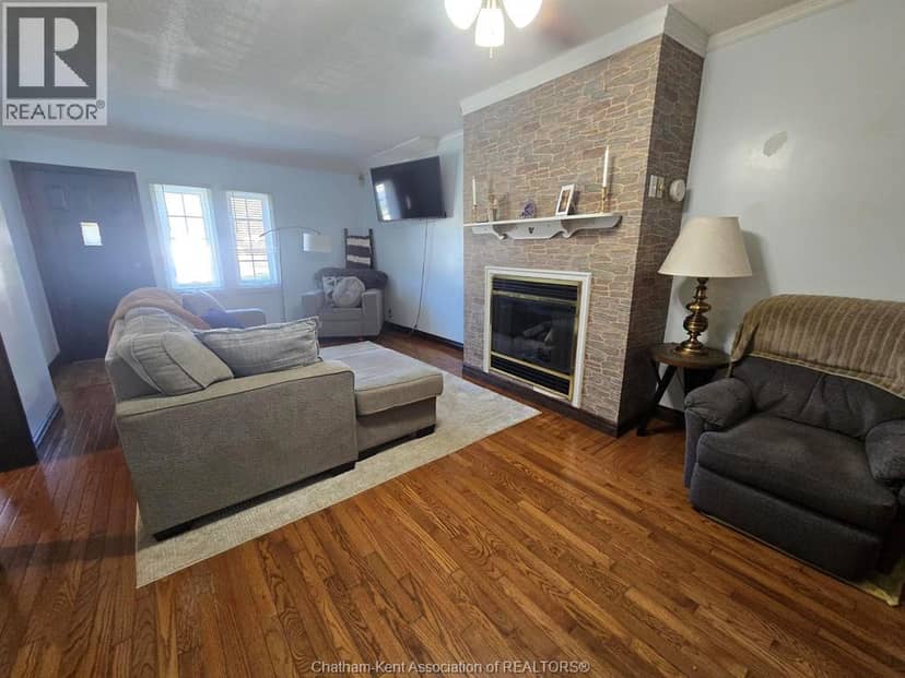 644 Wallace Street, Wallaceburg, photo 6