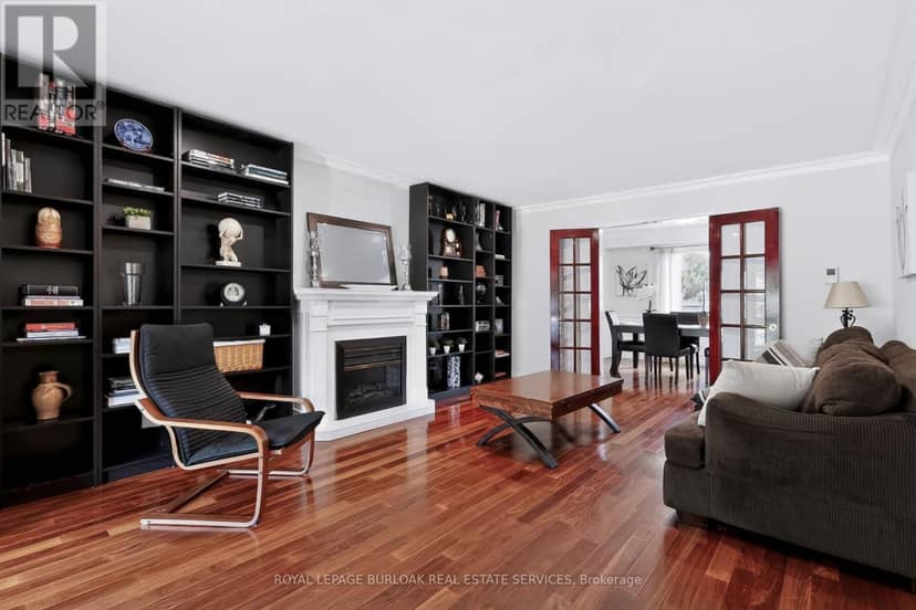 4248 Dunvegan Road — photo 12 of 40