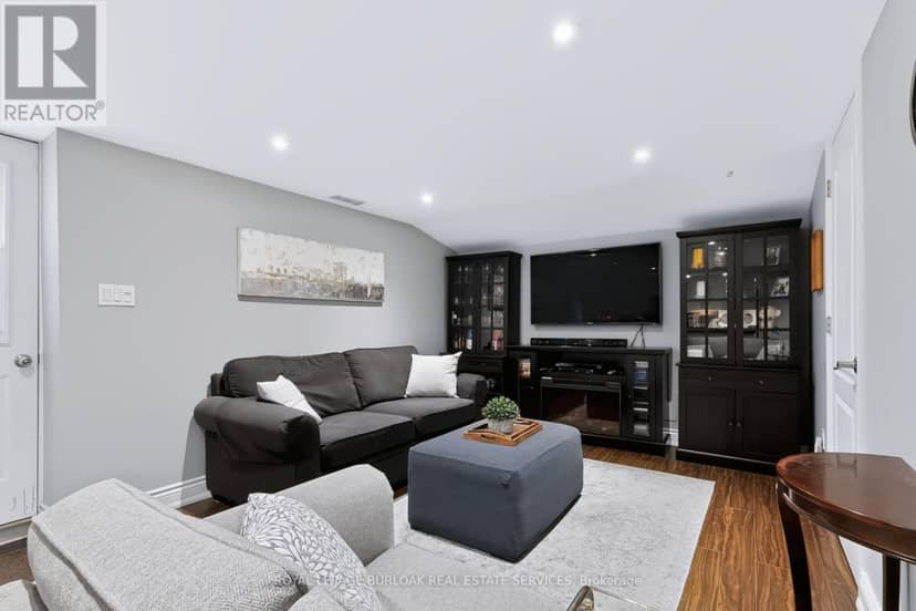 4248 Dunvegan Road — photo 33 of 40