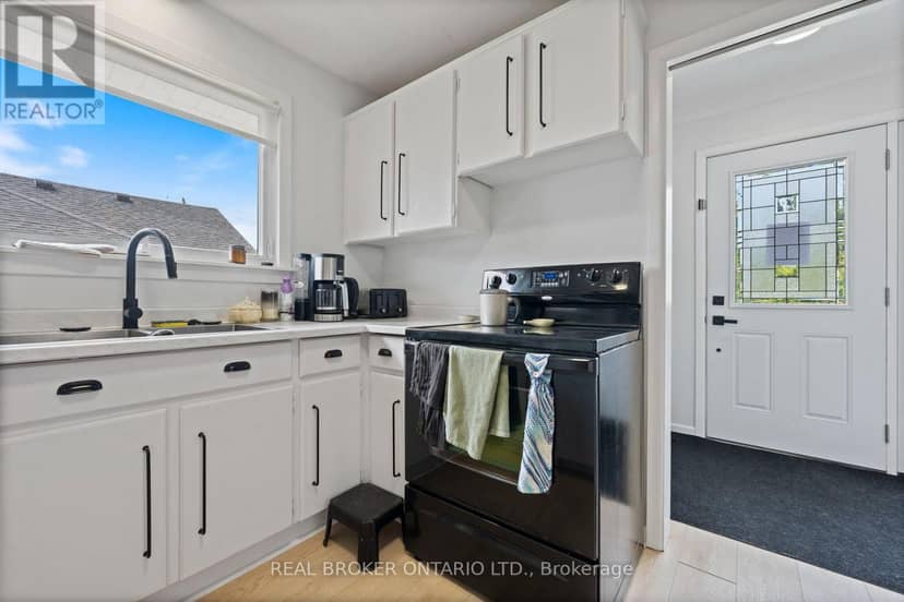 23 Homewood Avenue — photo 11 of 31