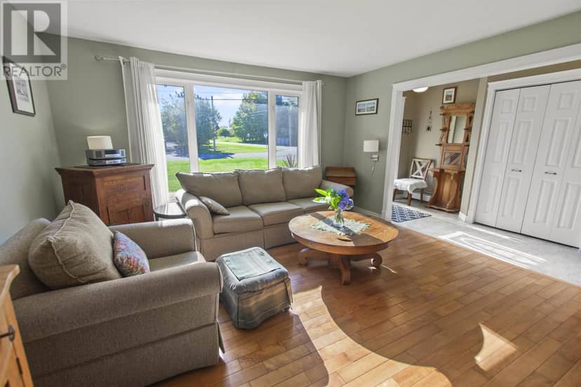 11 Holland Drive, Stratford, photo 5