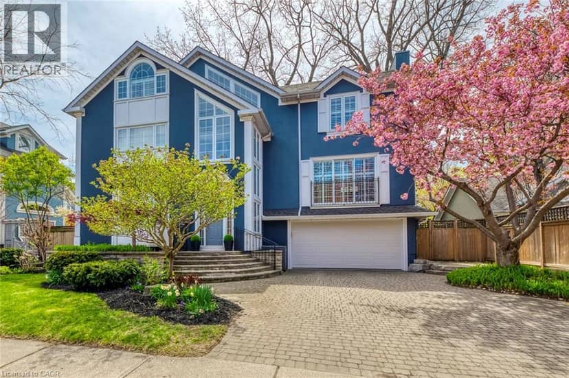 48 FORSYTHE Street, Oakville, photo 2
