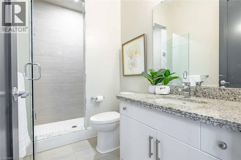 112 KING Street E Unit# LPH01 — photo 17 of 25