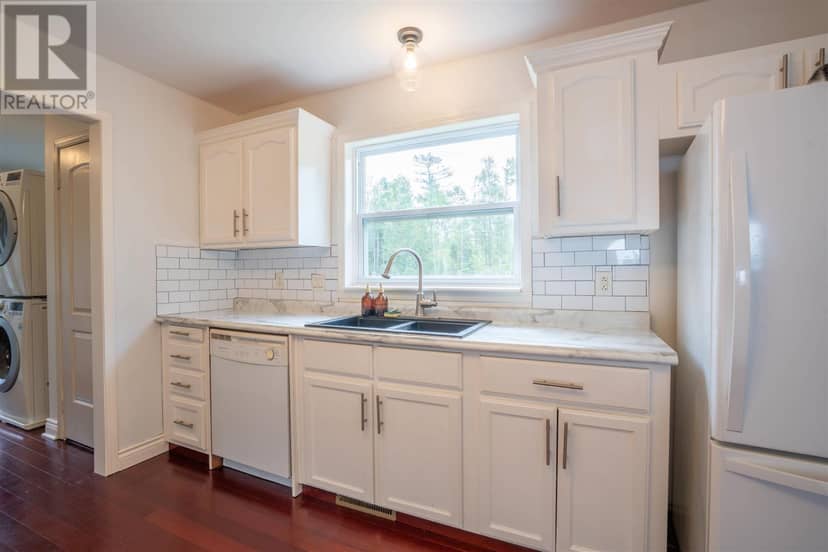 634 Lakeshore DR — photo 11 of 40