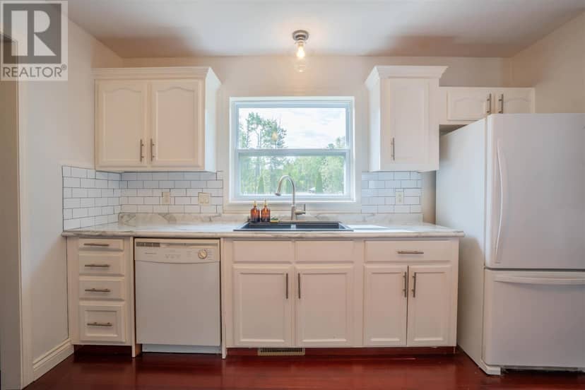 634 Lakeshore DR — photo 12 of 40