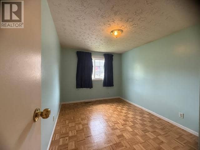 10 Farrell CRES — photo 11 of 19