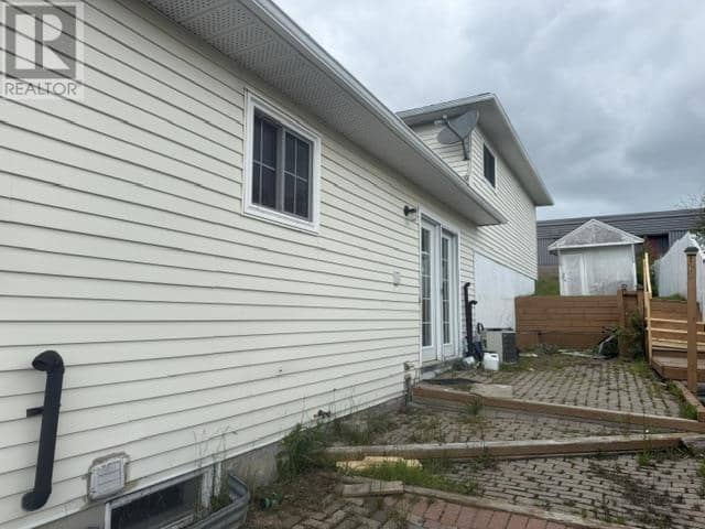 10 Farrell CRES — photo 15 of 19