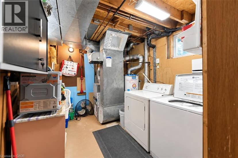 6 SANDRA Crescent — photo 23 of 31
