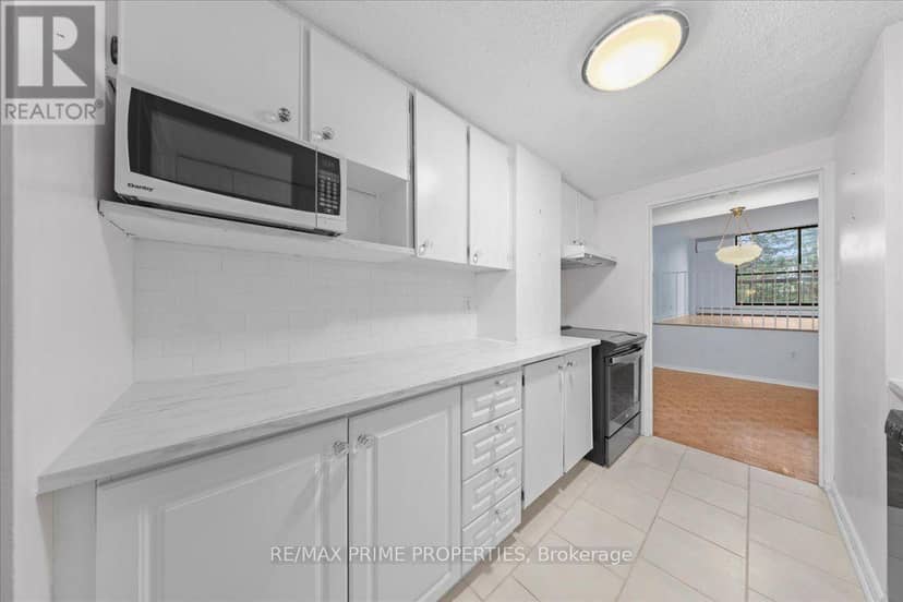 4 - 525 St. Laurent Boulevard — photo 10 of 40