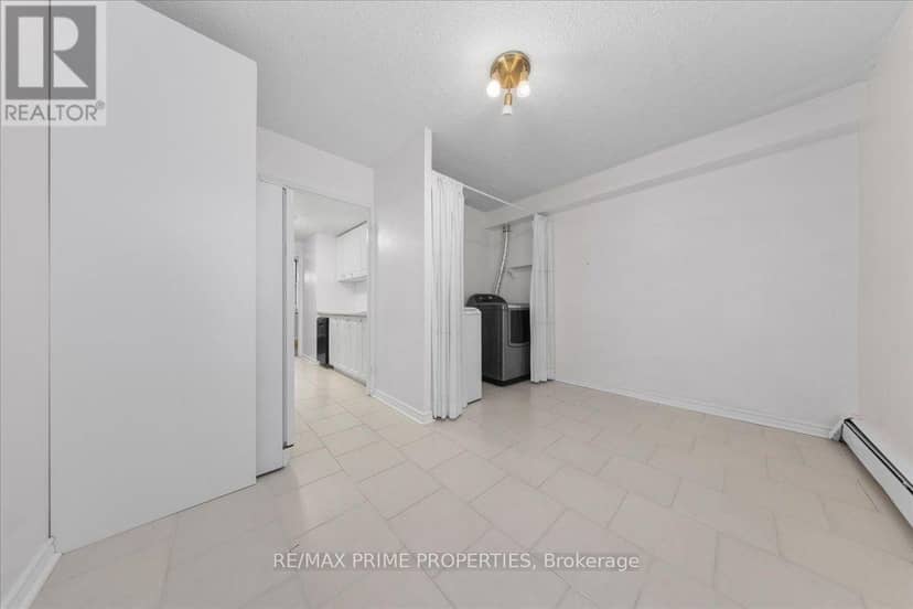 4 - 525 St. Laurent Boulevard — photo 11 of 40