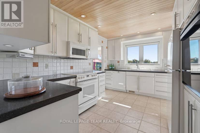 5050 Mowatview Court — photo 17 of 40