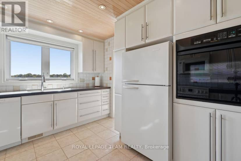 5050 Mowatview Court — photo 18 of 40