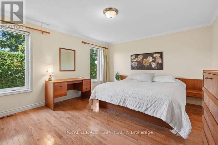 5050 Mowatview Court — photo 23 of 40
