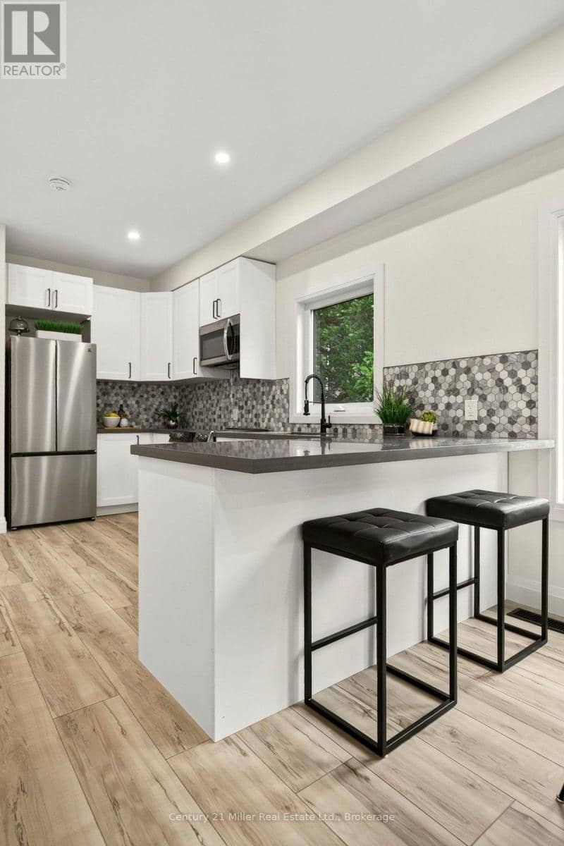 39 Victoria Street — photo 9 of 40