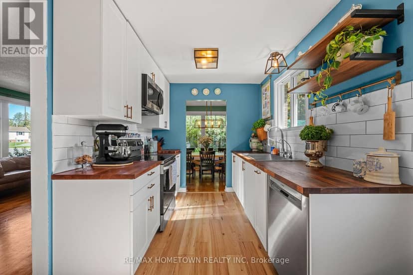 446 Joseph Street — photo 11 of 36
