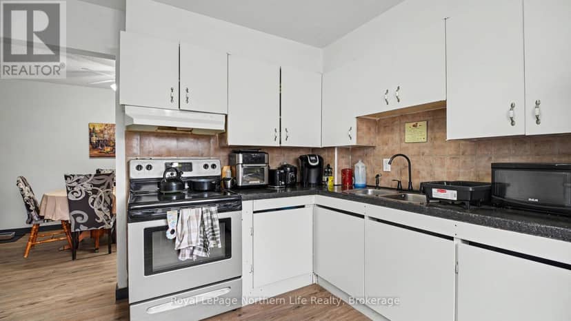 811 Tackaberry Drive — photo 10 of 40