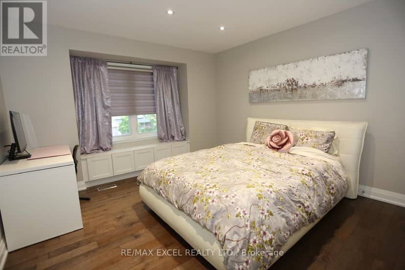 16 Aldenham Crescent — photo 14 of 37