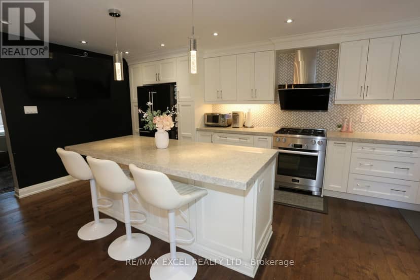 16 Aldenham Crescent, Toronto, photo 7