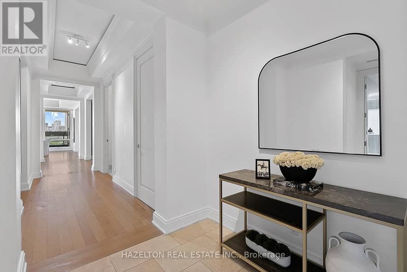 1402 - 206 Bloor Street W — photo 32 of 40