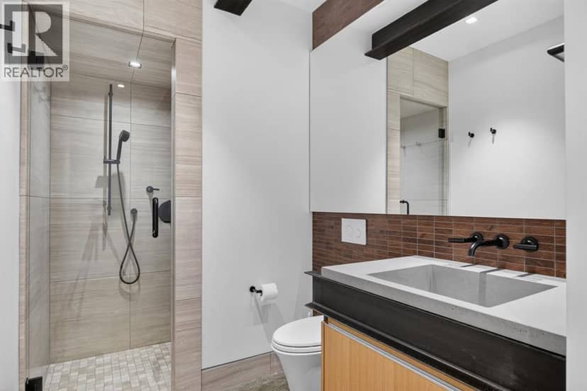 1308 Montreal Avenue SW — photo 33 of 40