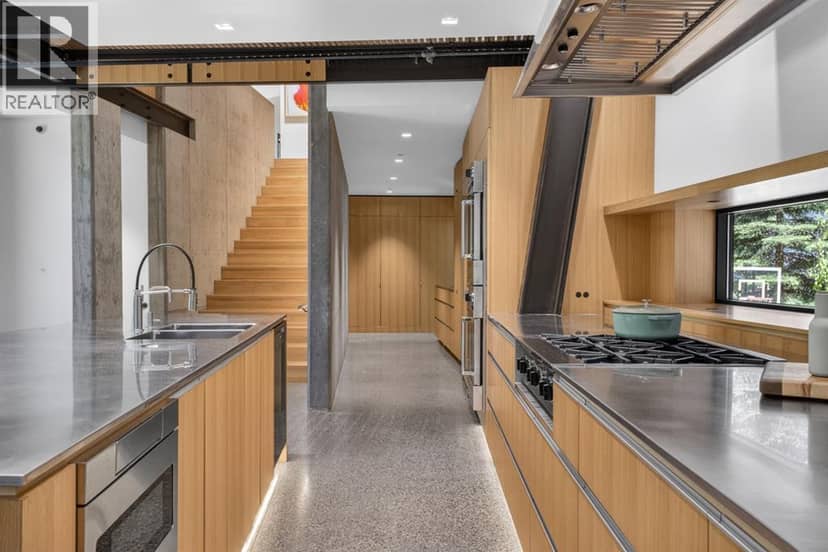 1308 Montreal Avenue SW — photo 12 of 40