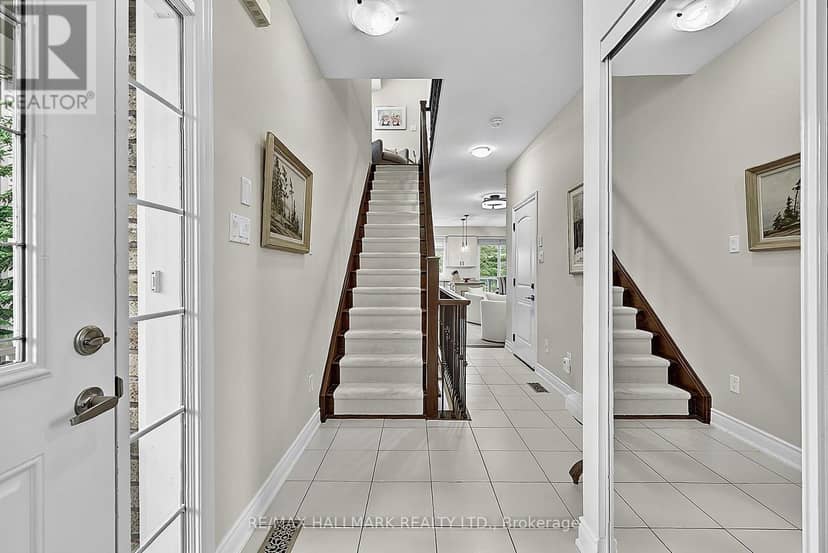 710 Wendy Culbert Crescent, Newmarket, photo 6