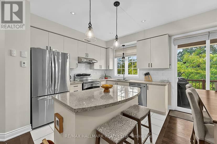 710 Wendy Culbert Crescent, Newmarket, photo 8