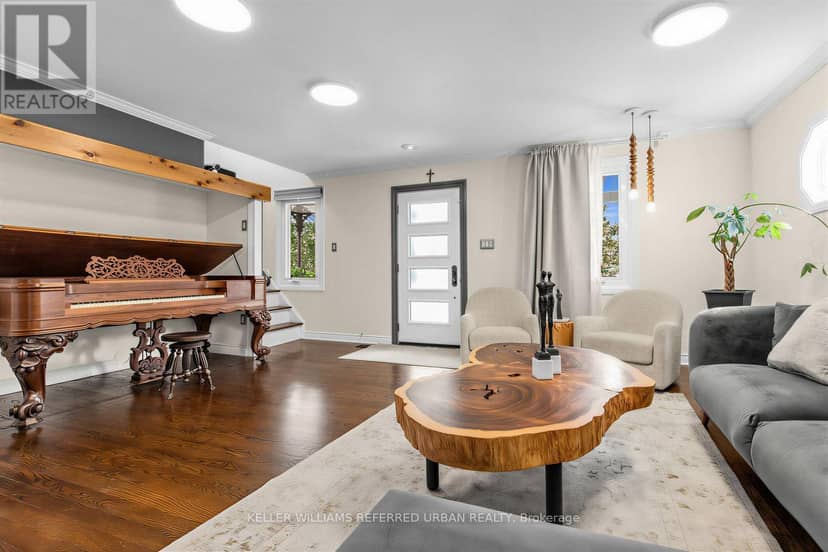 12 Railway Street — photo 7 of 40