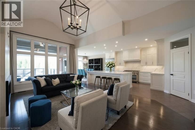 93 VAUGHAN Street — photo 12 of 40