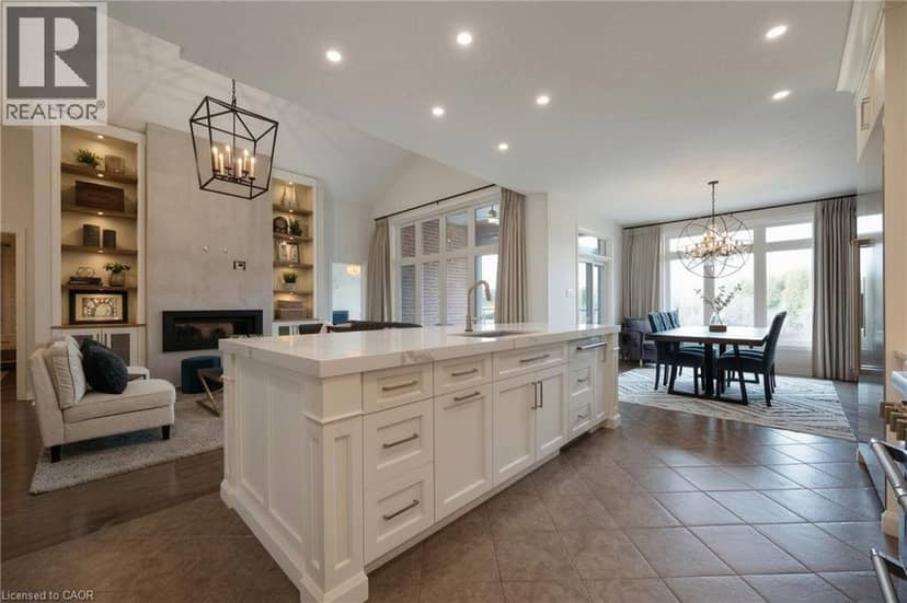 93 VAUGHAN Street — photo 16 of 40