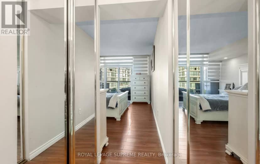 1015 - 5 Rowntree Road — photo 29 of 40