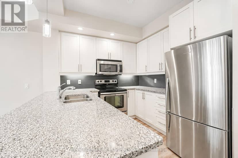 308 - 1 Hurontario Street — photo 11 of 36