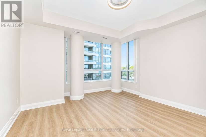 308 - 1 Hurontario Street — photo 17 of 36