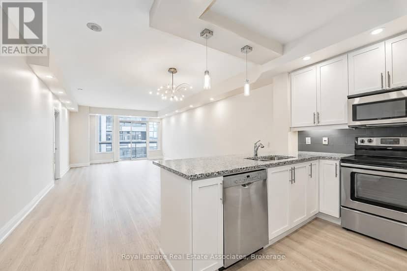 308 - 1 Hurontario Street — photo 4 of 36