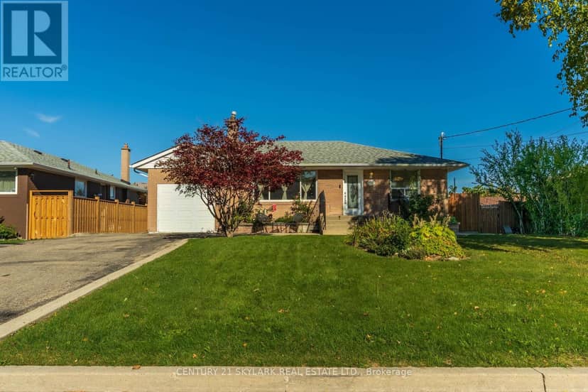 24 Aura Lea Boulevard, Toronto