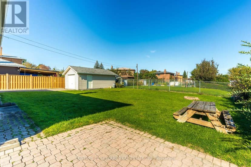 24 Aura Lea Boulevard — photo 37 of 39