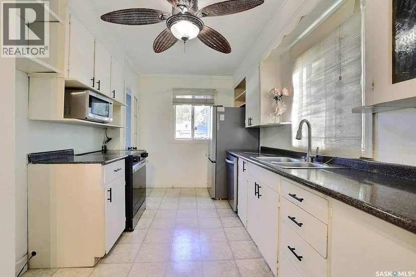 4816 8th AVENUE — photo 9 of 36