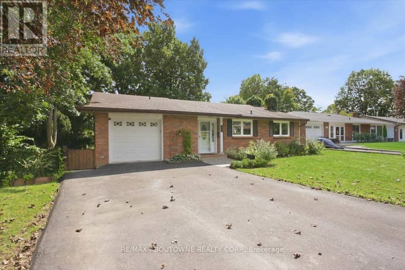 943 Mayfair Crescent, Kingston