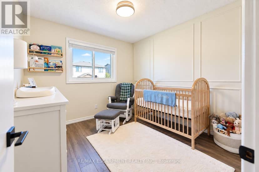 6 Sandra Crescent — photo 15 of 31