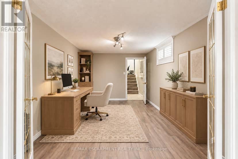 6 Sandra Crescent — photo 17 of 31