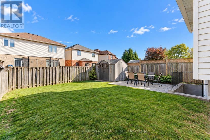 6 Sandra Crescent — photo 24 of 31