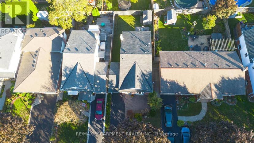 6 Sandra Crescent — photo 29 of 31