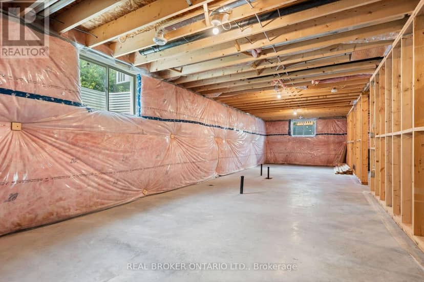 1463 Norfolk County Road 21 — photo 21 of 29