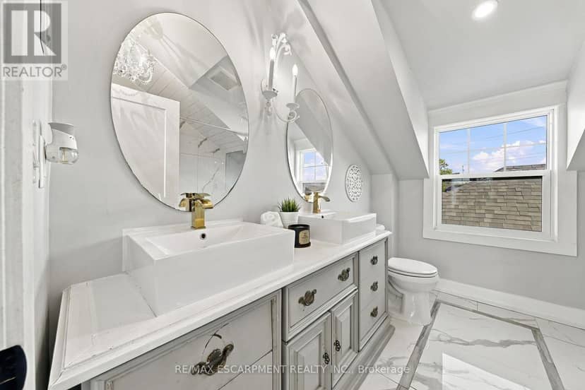 1231 Dunsmure Road — photo 15 of 26
