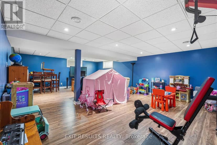 64 Giroux Street — photo 16 of 27