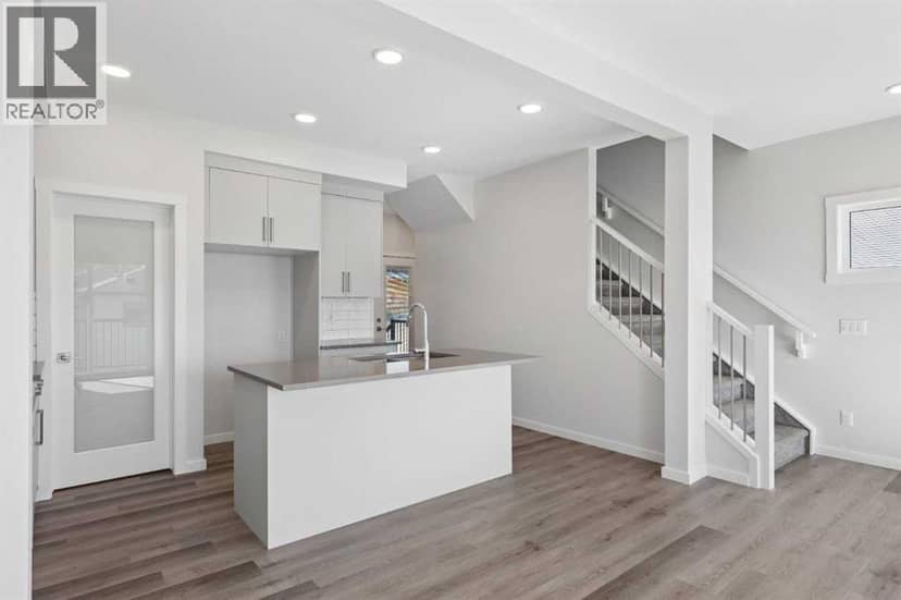 410 Heritage Boulevard, Cochrane, photo 3