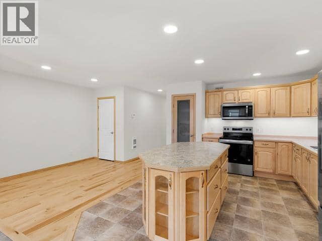 59 Wyvern Avenue — photo 11 of 29