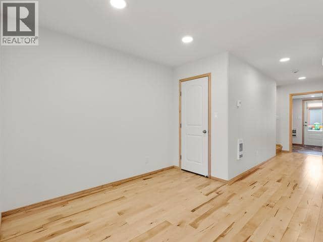 59 Wyvern Avenue — photo 15 of 29