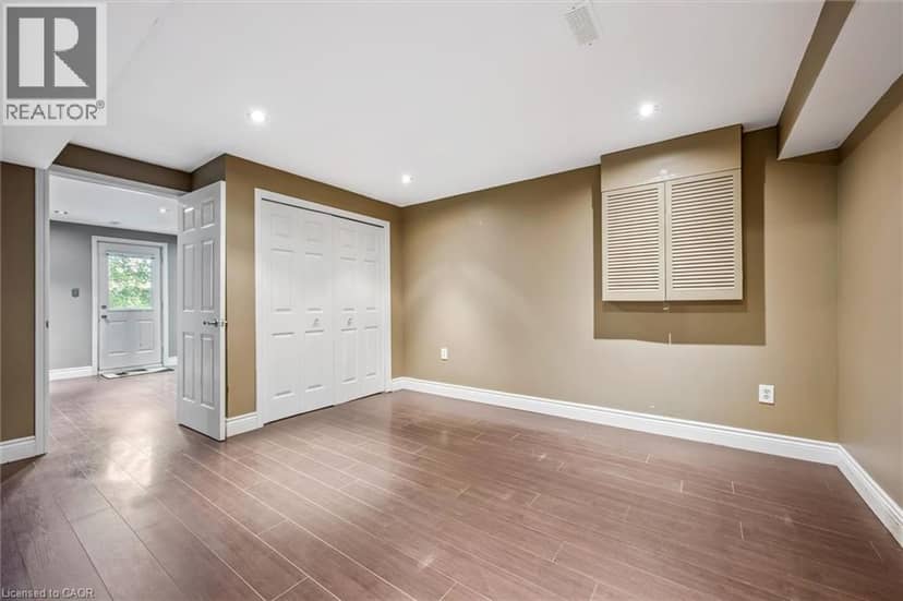 21 TINATAWA Court — photo 28 of 40